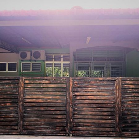 Eq Malay Modest Homestay Port Dickson Luaran gambar