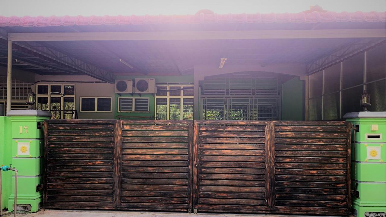 Eq Malay Modest Homestay Port Dickson Luaran gambar