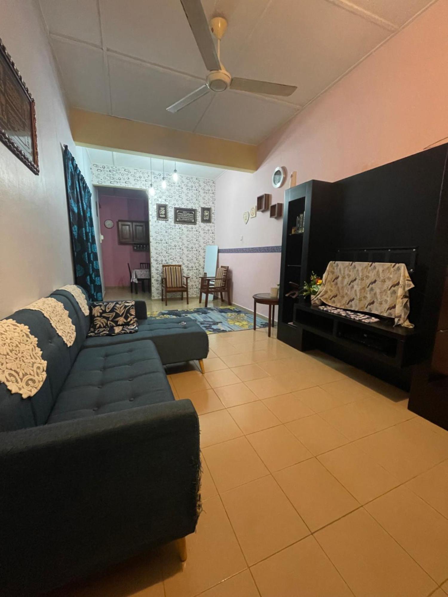 Eq Malay Modest Homestay Port Dickson Luaran gambar